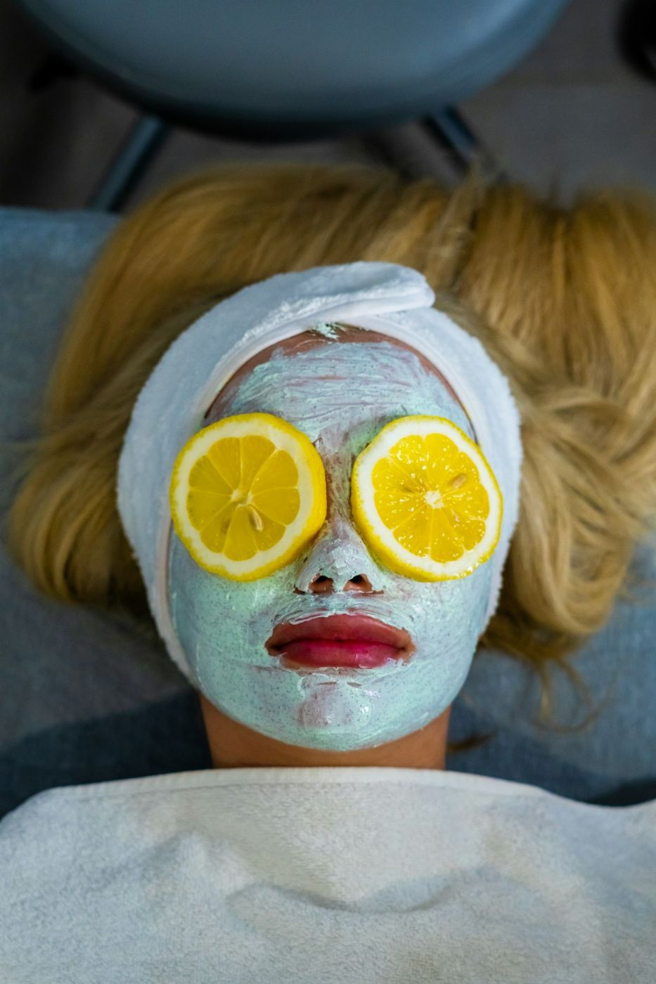 Relaxing face mask treatment
